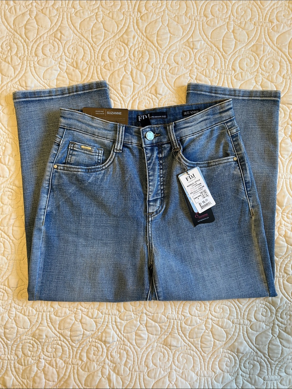 FDJ Suzanne Capri Medium Wash Denim